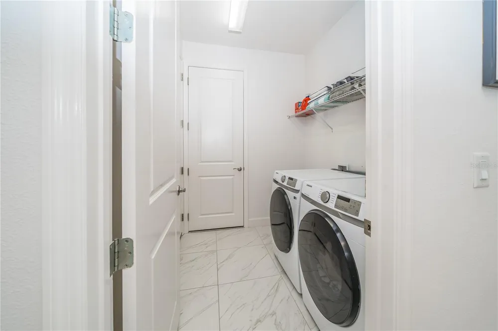 3290 GREAT BANYAN WAY Wesley Chapel, FL 33543