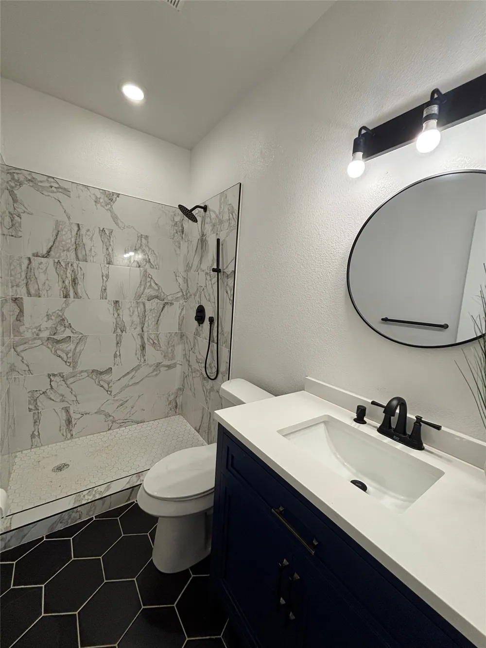 5114 Stoneridge Drive Granbury, TX 76048