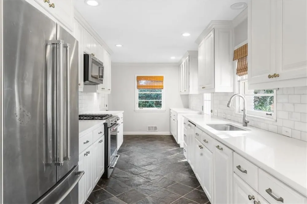 525 Timber Valley Road Sandy Springs, GA 30342
