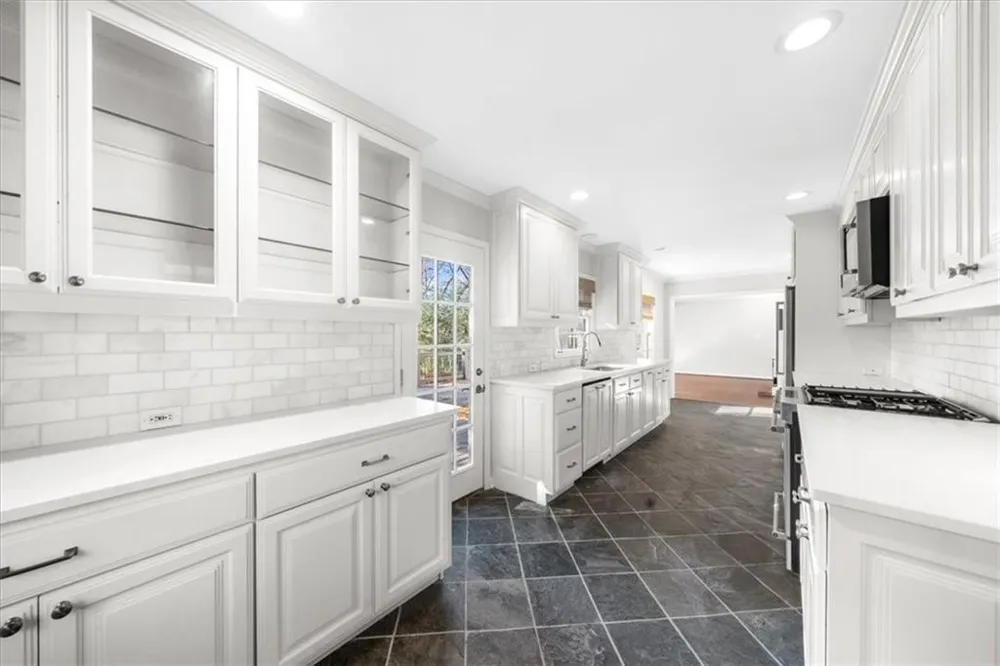 525 Timber Valley Road Sandy Springs, GA 30342