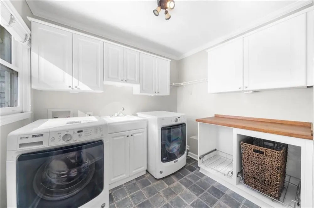 525 Timber Valley Road Sandy Springs, GA 30342