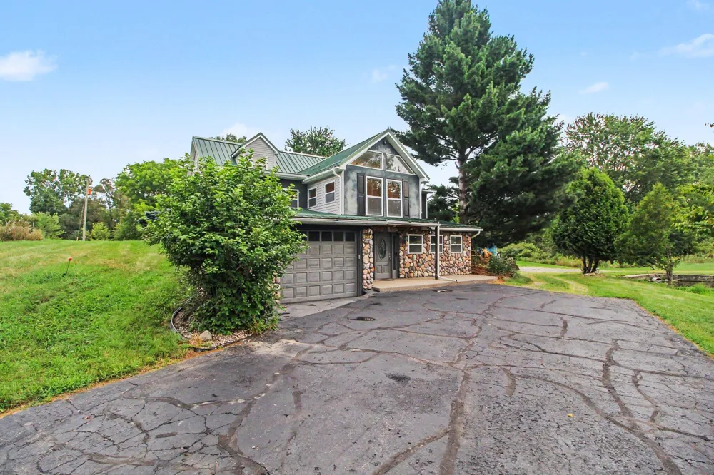 123 S Freer Road Chelsea, MI 48118