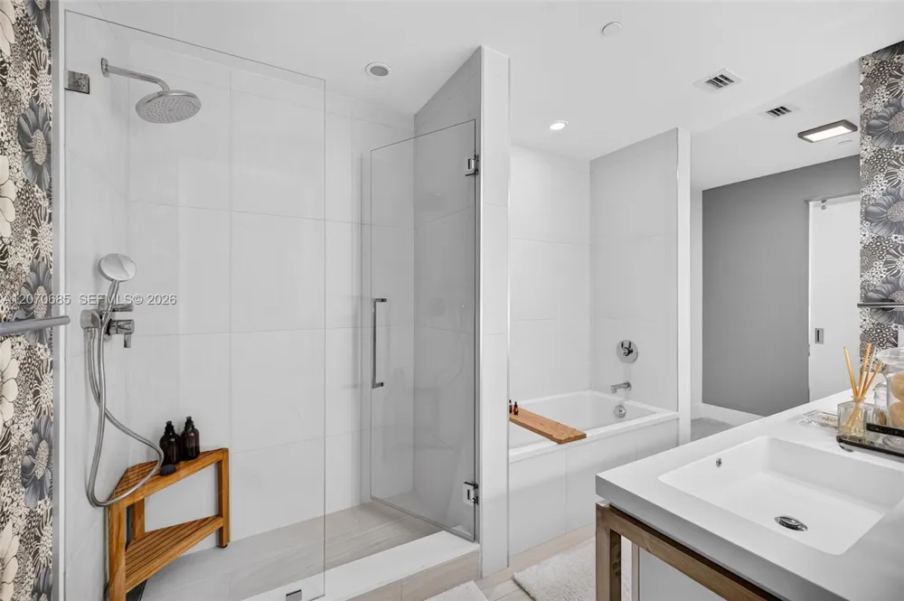 2000 Metropica Way #1901 Sunrise, FL 33323