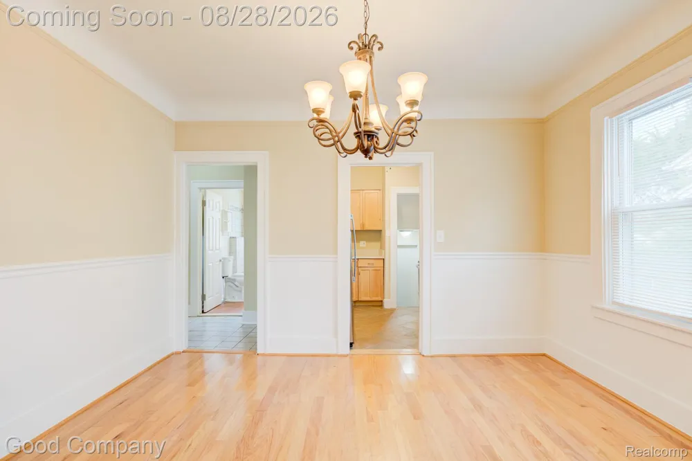 571 W Saratoga Street Ferndale City, MI 48220