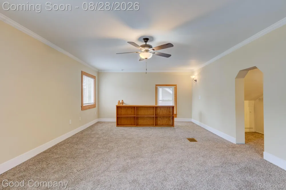 571 W Saratoga Street Ferndale City, MI 48220
