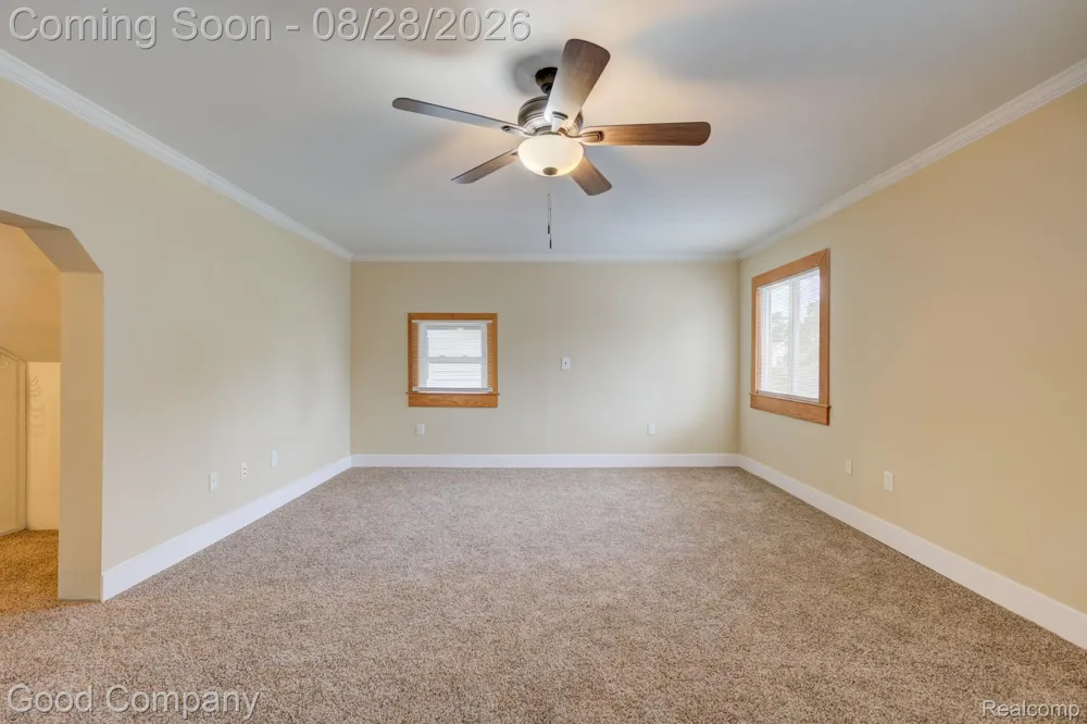 571 W Saratoga Street Ferndale City, MI 48220
