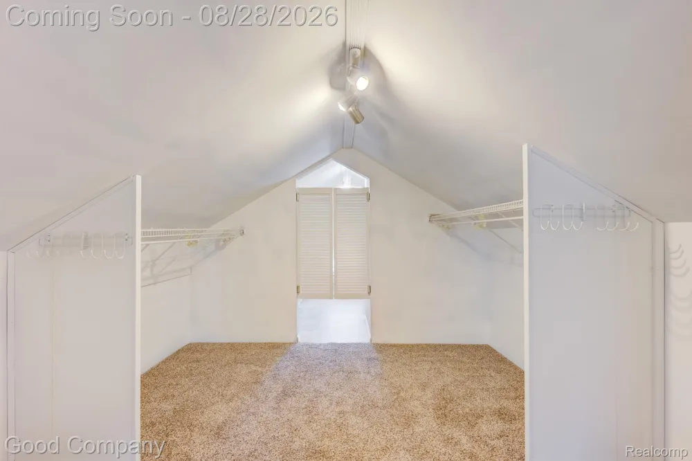 571 W Saratoga Street Ferndale City, MI 48220