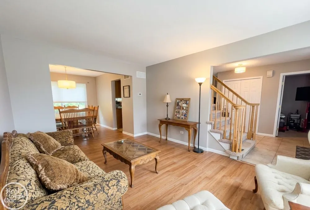 715 Abbey Court Rochester Hills City, MI 48307