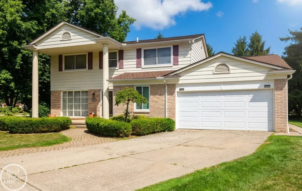 715 Abbey Court Rochester Hills City, MI 48307