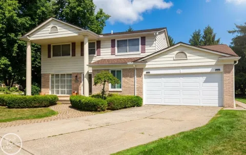715 Abbey Court
