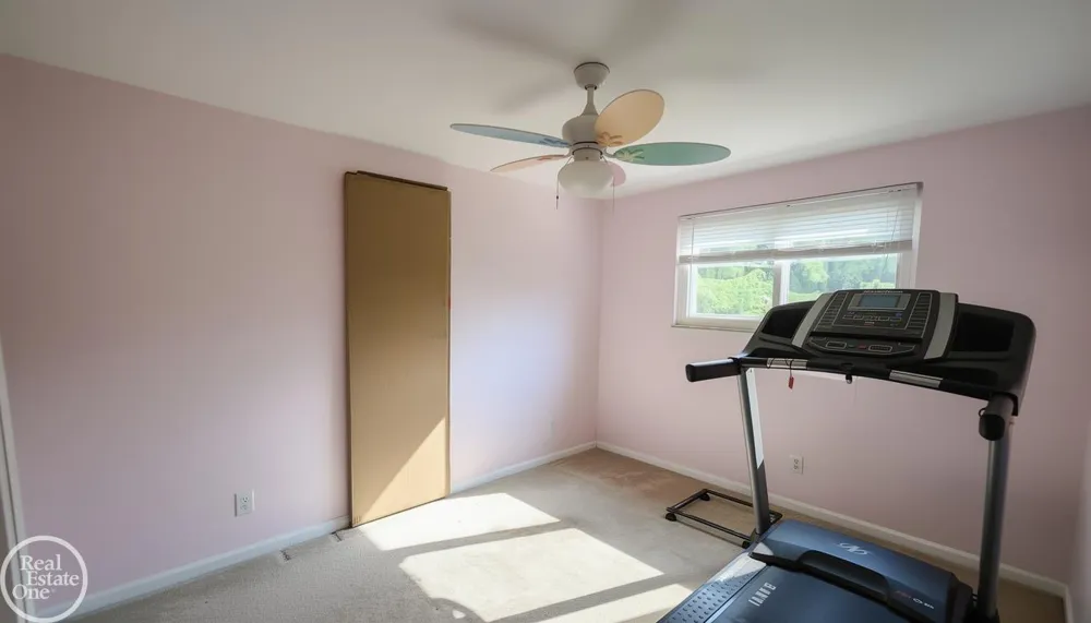 715 Abbey Court Rochester Hills City, MI 48307