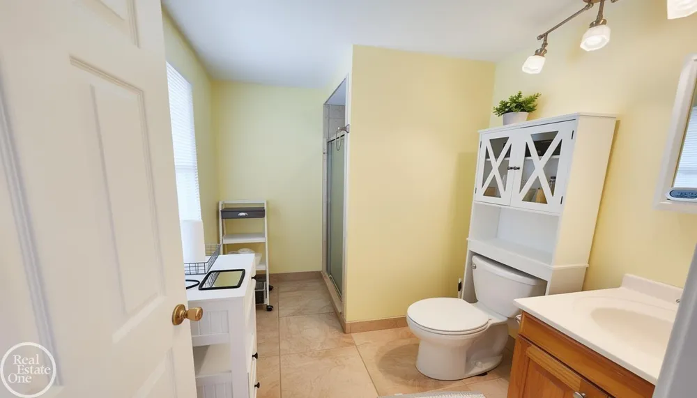 715 Abbey Court Rochester Hills City, MI 48307
