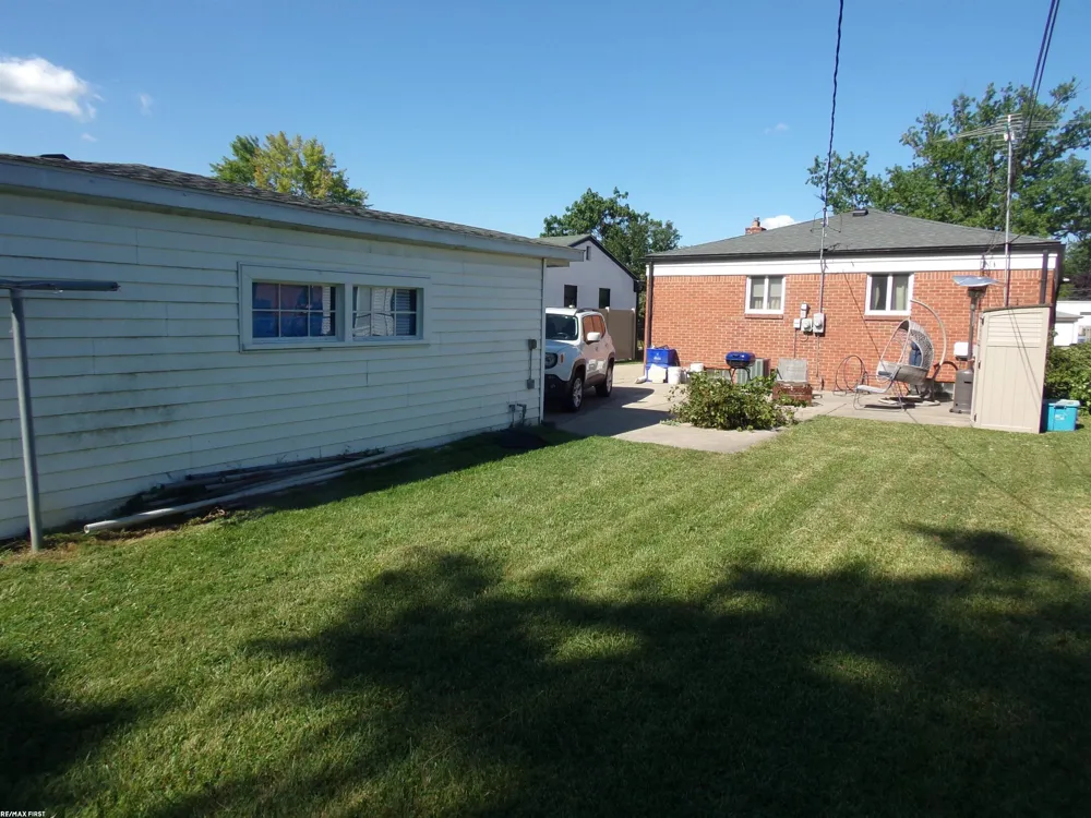 28204 Gladstone Street St Clair Shores City, MI 48081