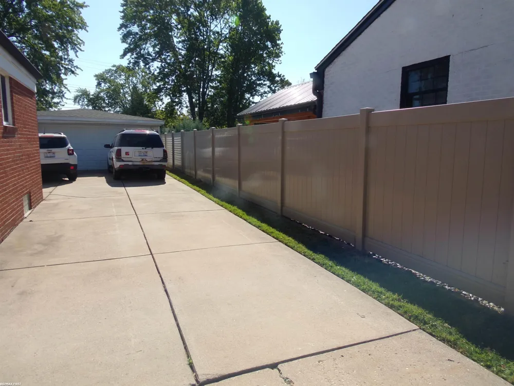 28204 Gladstone Street St Clair Shores City, MI 48081