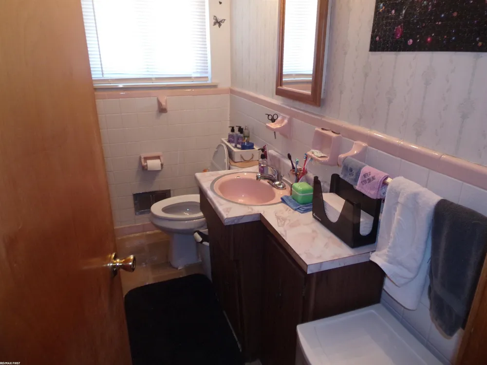 28204 Gladstone Street St Clair Shores City, MI 48081