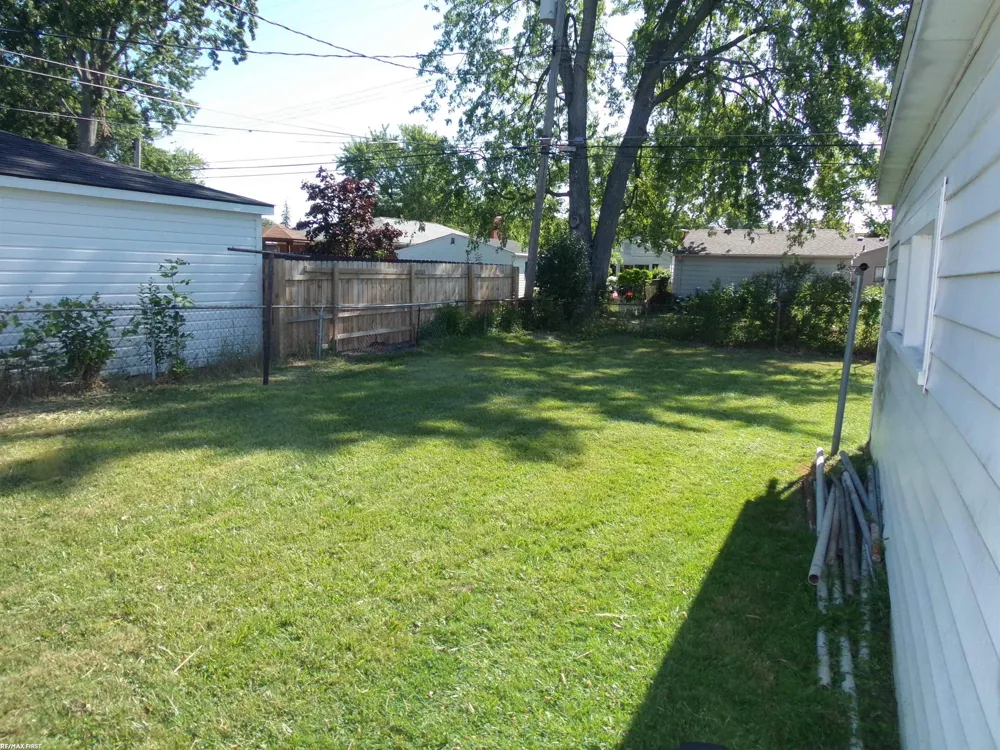 28204 Gladstone Street St Clair Shores City, MI 48081