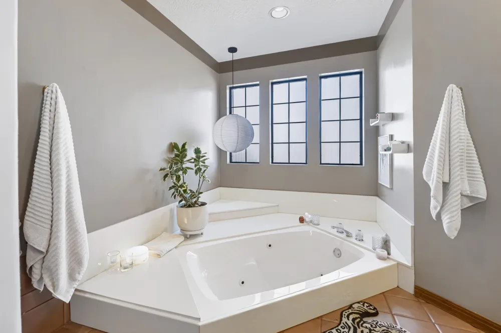 8112 Chainfire Cove Austin, TX 78729