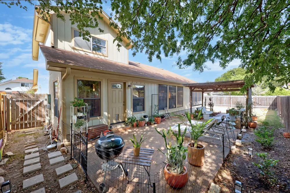 8112 Chainfire Cove Austin, TX 78729