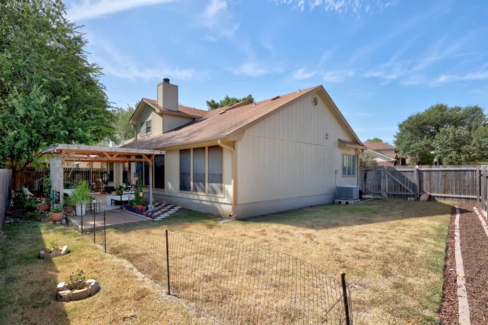 8112 Chainfire Cove Austin, TX 78729
