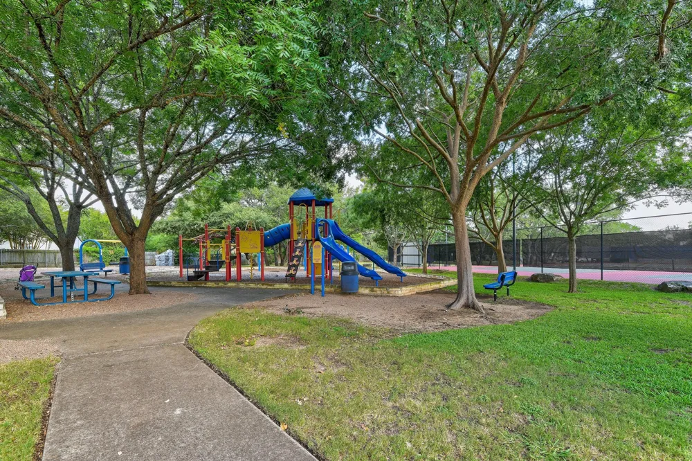 8112 Chainfire Cove Austin, TX 78729