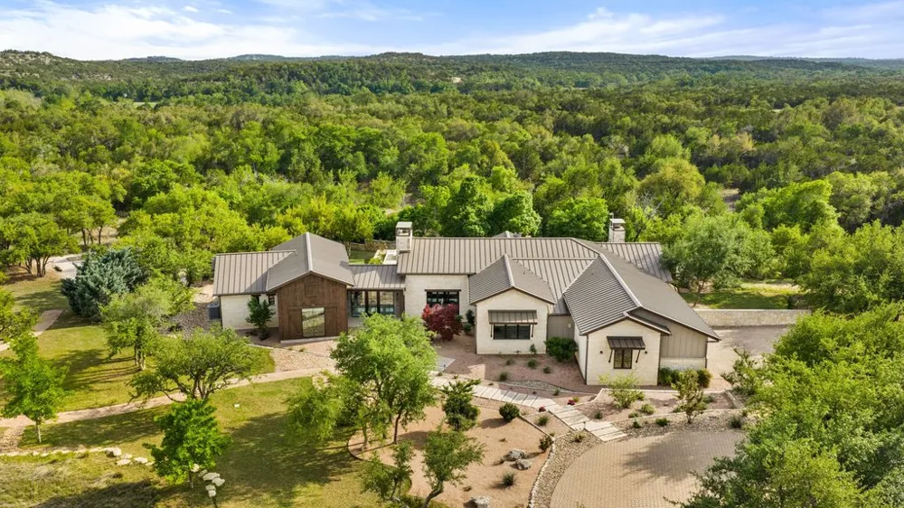 2560 Bell Springs Road Dripping Springs, TX 78620