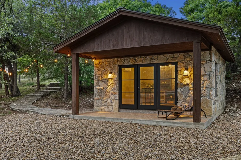 2560 Bell Springs Road Dripping Springs, TX 78620