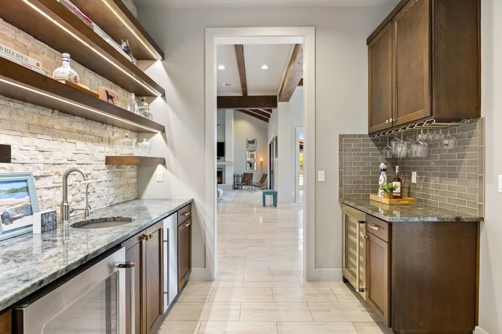 2560 Bell Springs Road Dripping Springs, TX 78620