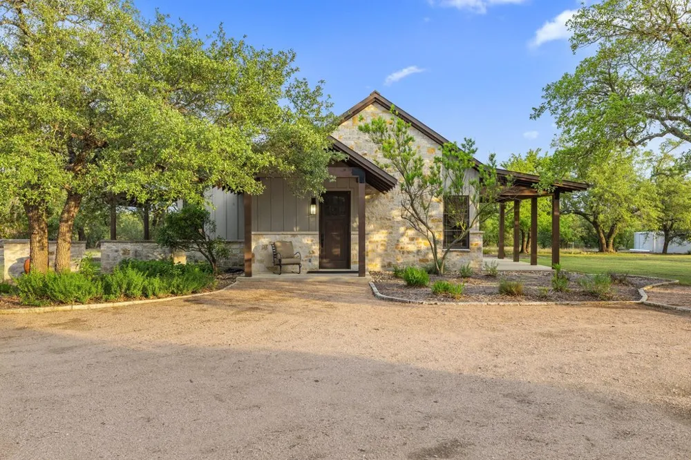 2560 Bell Springs Road Dripping Springs, TX 78620