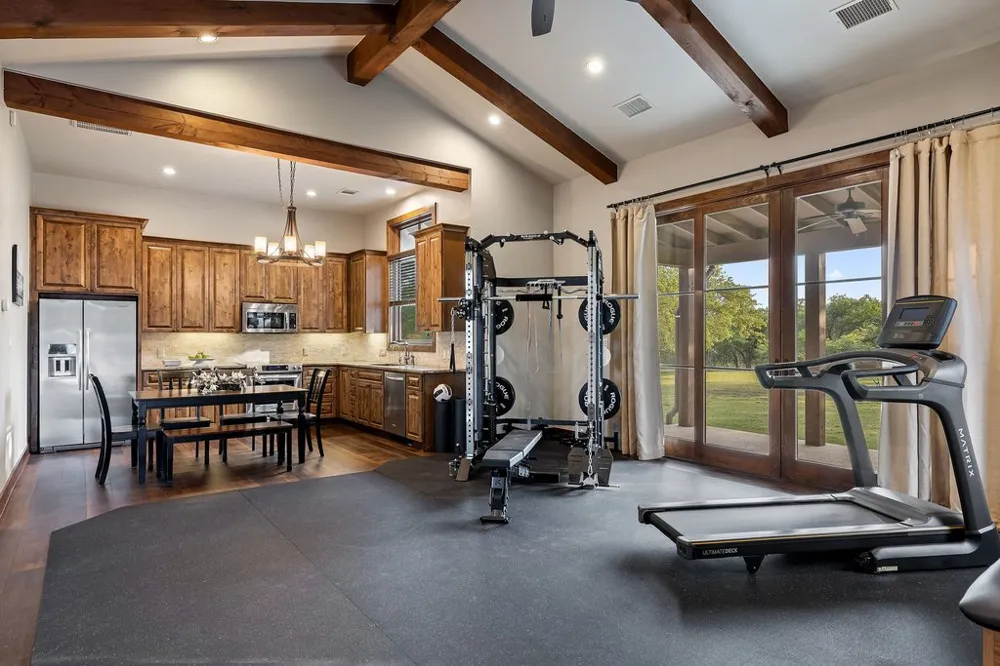 2560 Bell Springs Road Dripping Springs, TX 78620