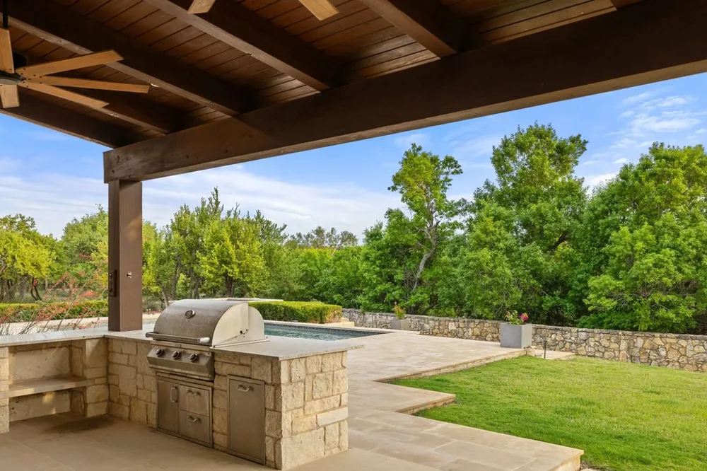 2560 Bell Springs Road Dripping Springs, TX 78620