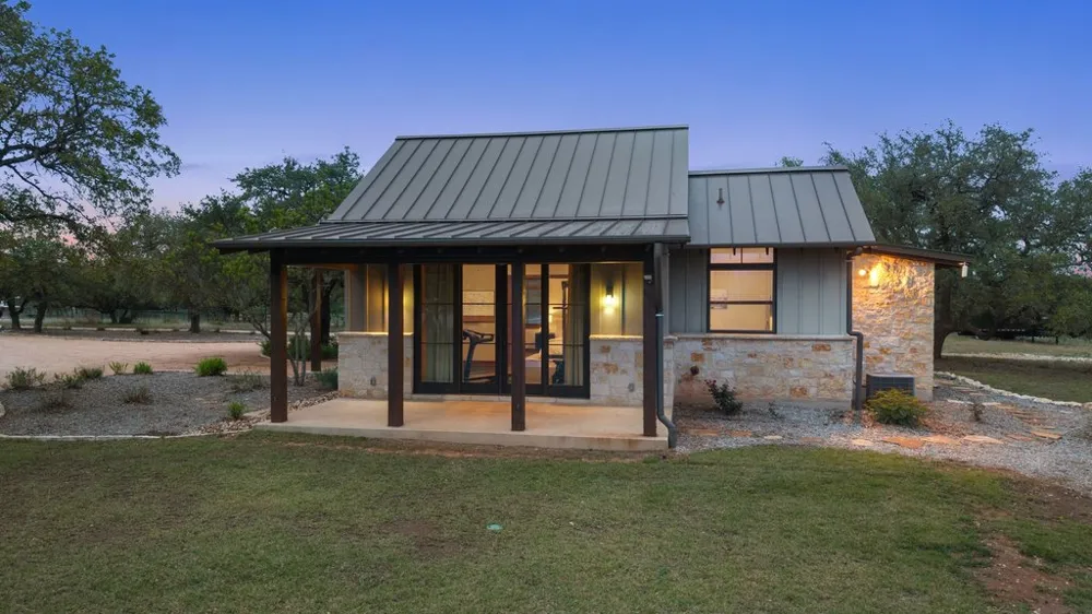 2560 Bell Springs Road Dripping Springs, TX 78620