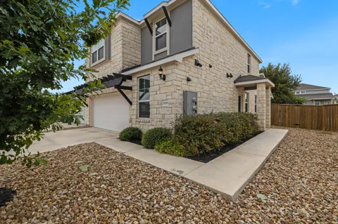 2233 Calvert Drive