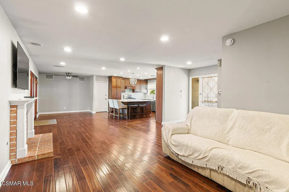 1456 Calle Morera Thousand Oaks, CA 91360