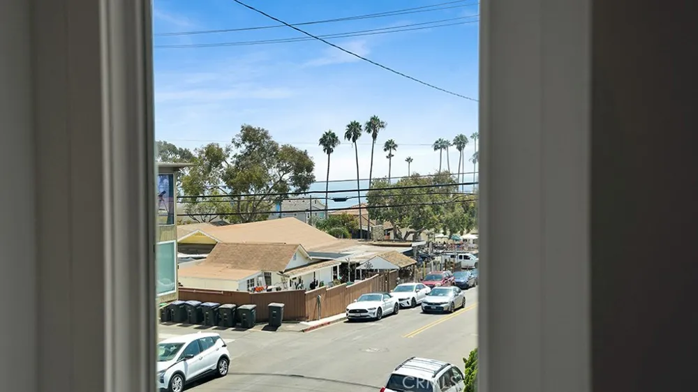 278 Jasmine #5 Laguna Beach, CA 92651
