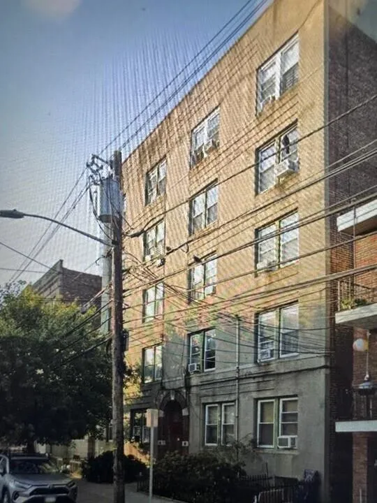 31-33 66TH ST West New York, NJ 07093