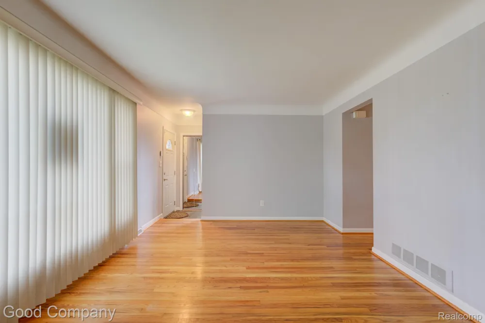 12737 Commonwealth Street Southgate City, MI 48195