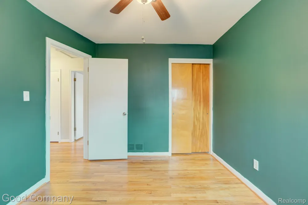 12737 Commonwealth Street Southgate City, MI 48195