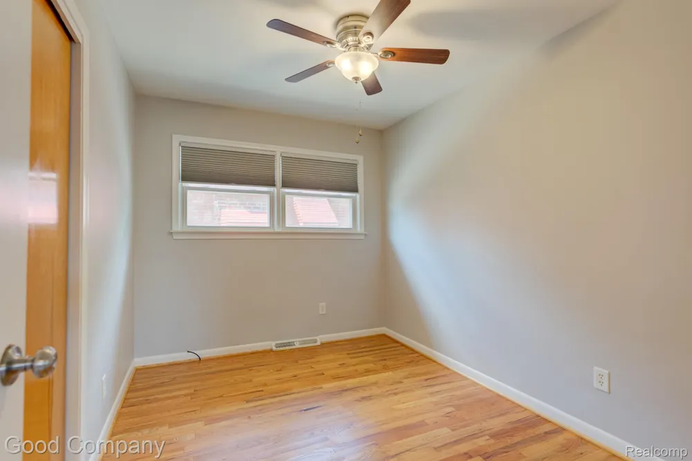 12737 Commonwealth Street Southgate City, MI 48195