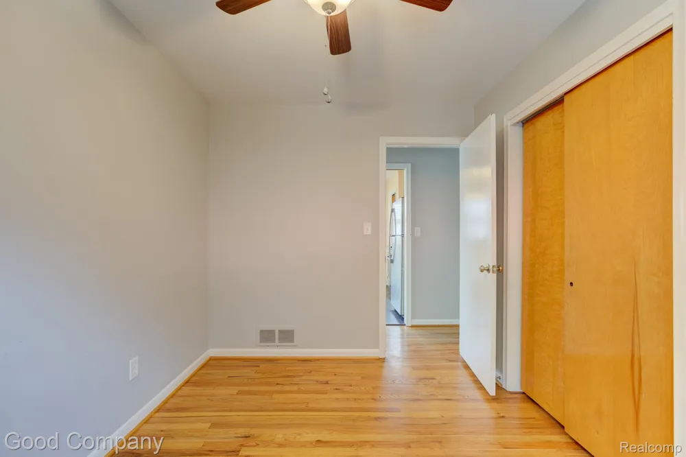 12737 Commonwealth Street Southgate City, MI 48195