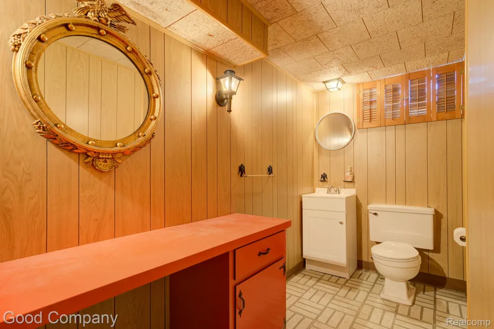 12737 Commonwealth Street Southgate City, MI 48195