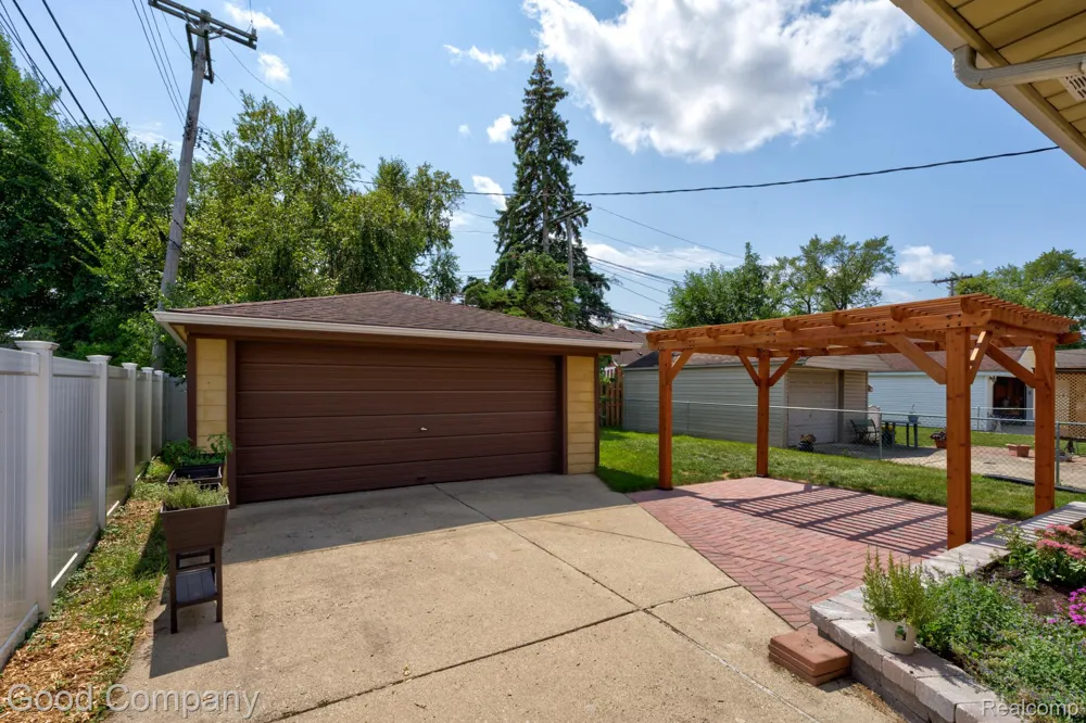 12737 Commonwealth Street Southgate City, MI 48195
