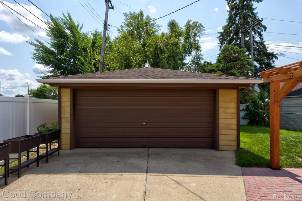12737 Commonwealth Street Southgate City, MI 48195