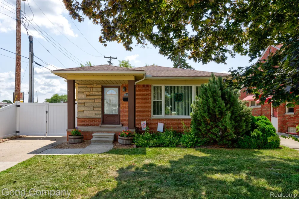 12737 Commonwealth Street Southgate City, MI 48195