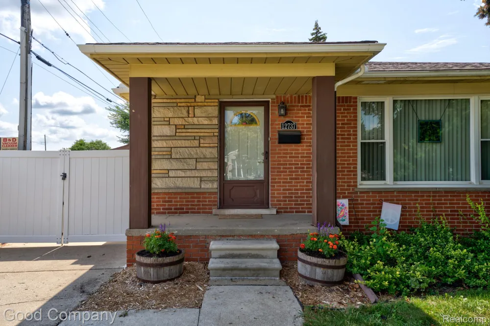 12737 Commonwealth Street Southgate City, MI 48195
