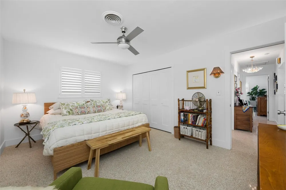 560 79TH STREET S St Petersburg, FL 33707