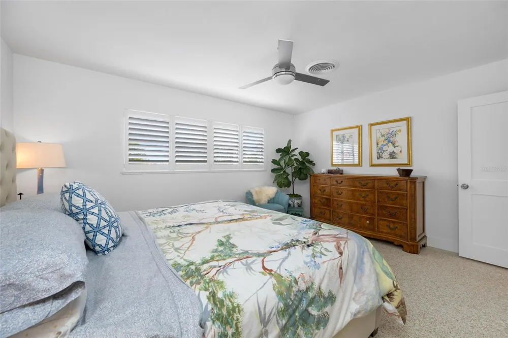 560 79TH STREET S St Petersburg, FL 33707