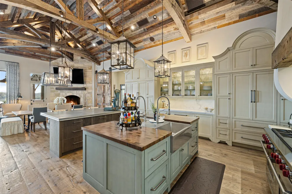 19813 Angel Bay Drive Spicewood, TX 78669