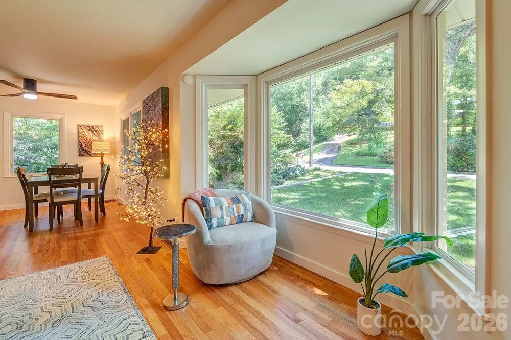 47 Deerwood Drive Asheville, NC 28805