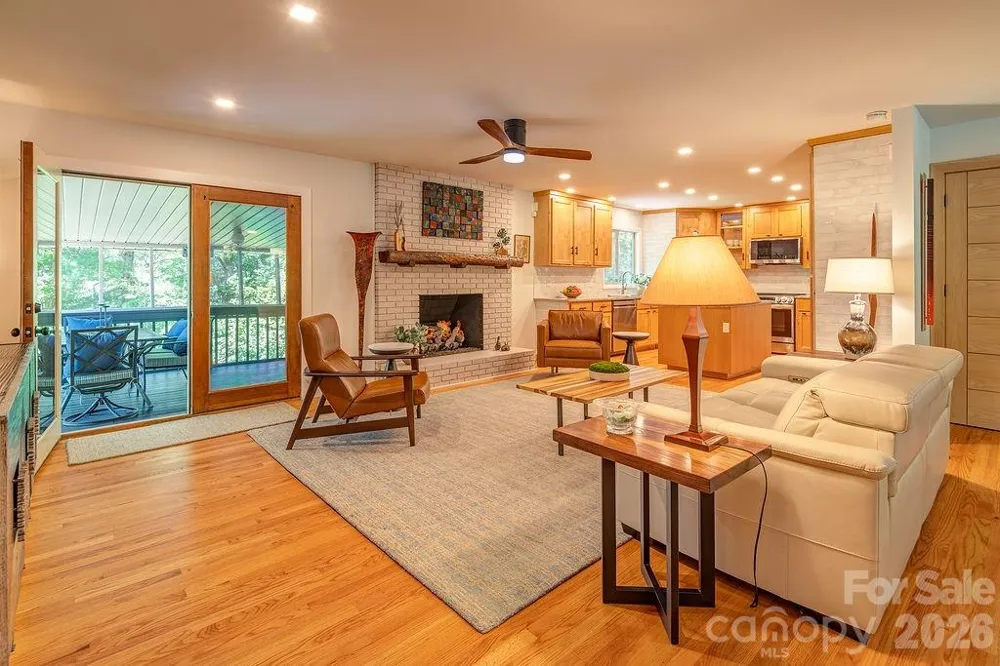47 Deerwood Drive Asheville, NC 28805