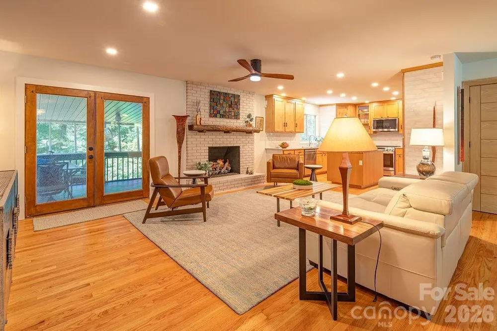 47 Deerwood Drive Asheville, NC 28805